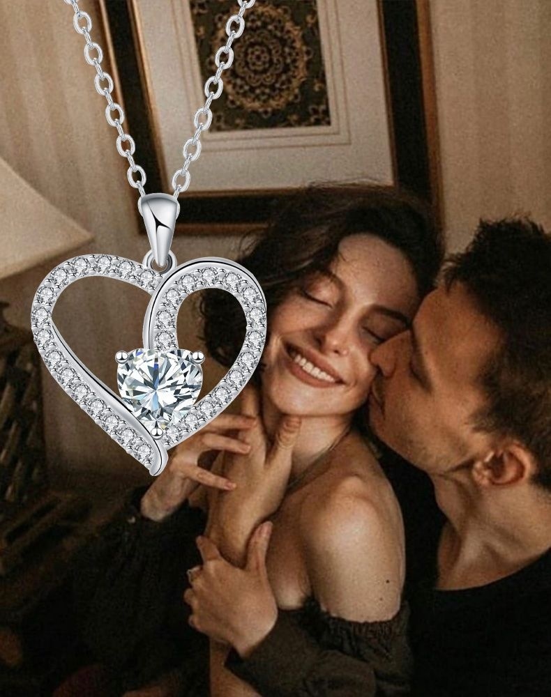 Bright Heart Heart-shaped Necklace Women's High Sense Elegant Accessories