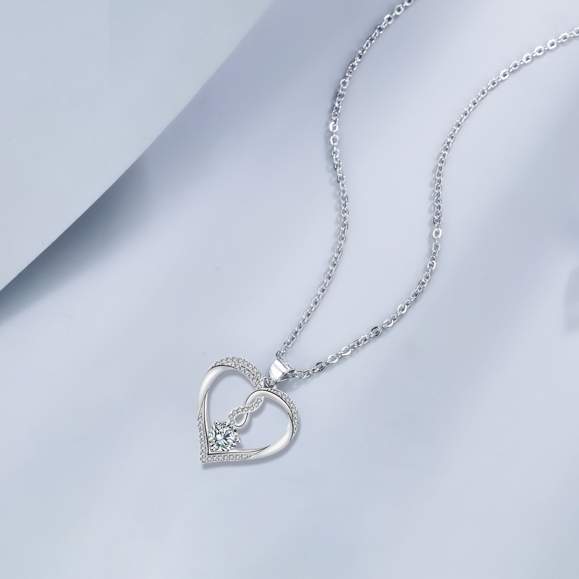 Infinite Love Heart-shaped Inlaid Necklace High-grade Temperament