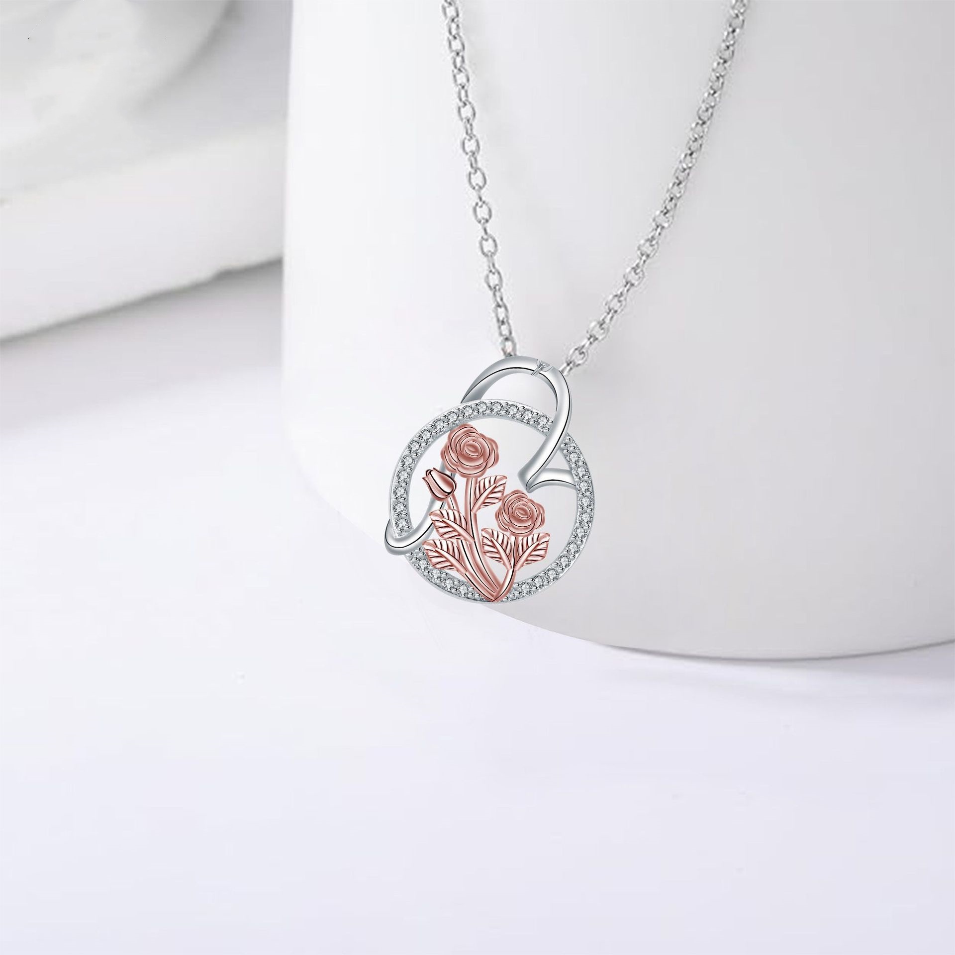 Women's Fashionable All-match Inlaid Rose Necklace