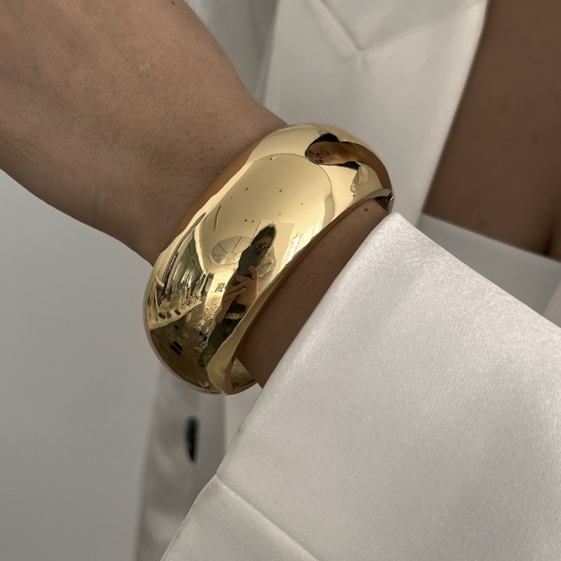 T Exaggerated Thread Twist Line Ring Design Metal Pleated Bracelet