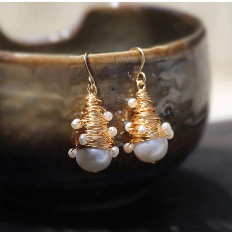 Light Luxury Women's Fashionable Handmade Wound Earrings With Freshwater Pearls