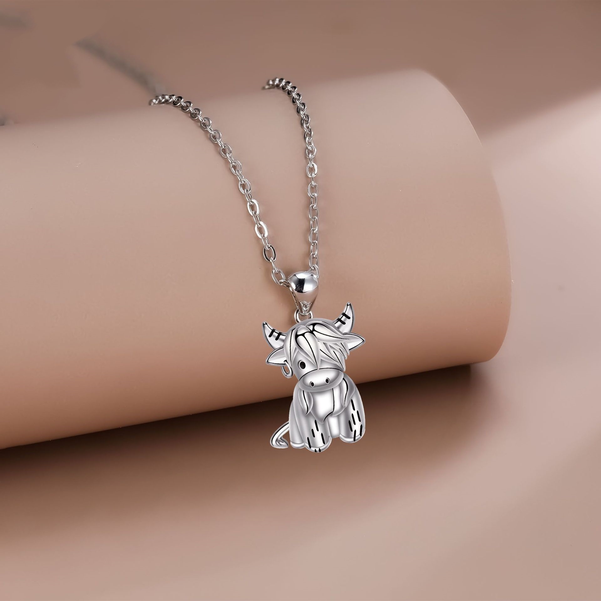 Women's Cow Pendant Fashion Necklace