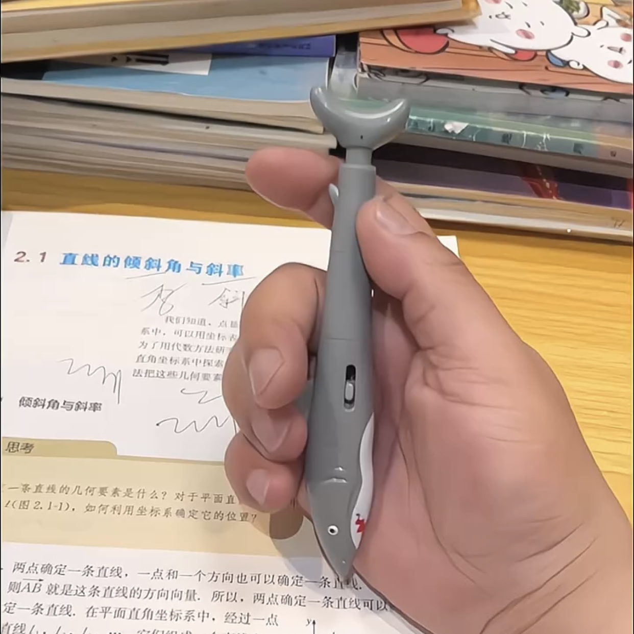 Shark Water Gun Pen Press Water Spray Ballpoint Pen - Image 4