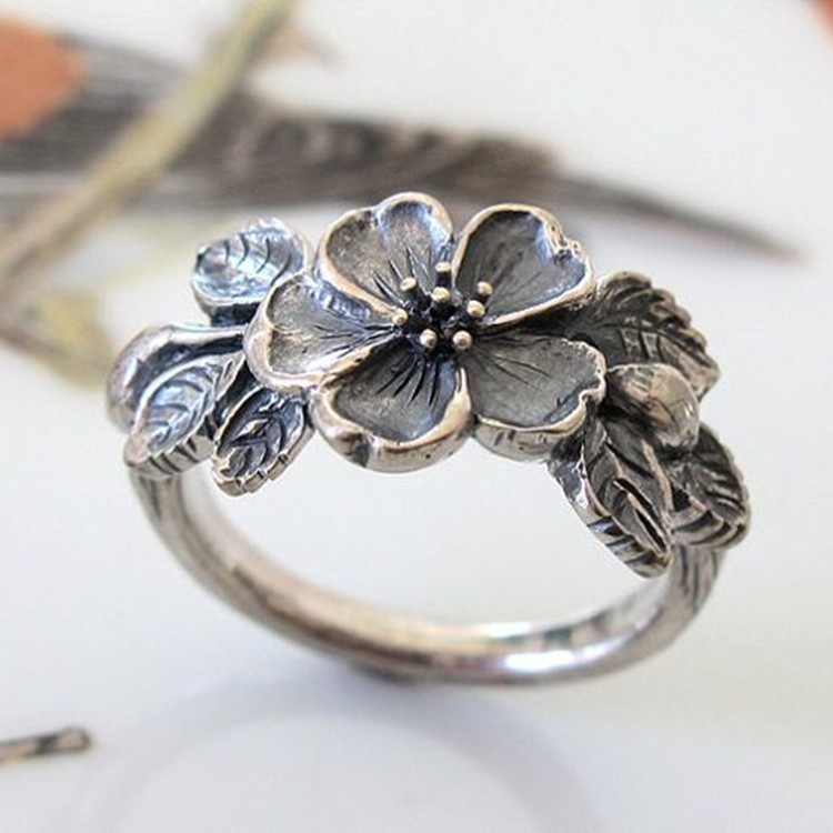 Retro Fashion Green Leaf Flower Blooming Bud Ancient Silver Ring