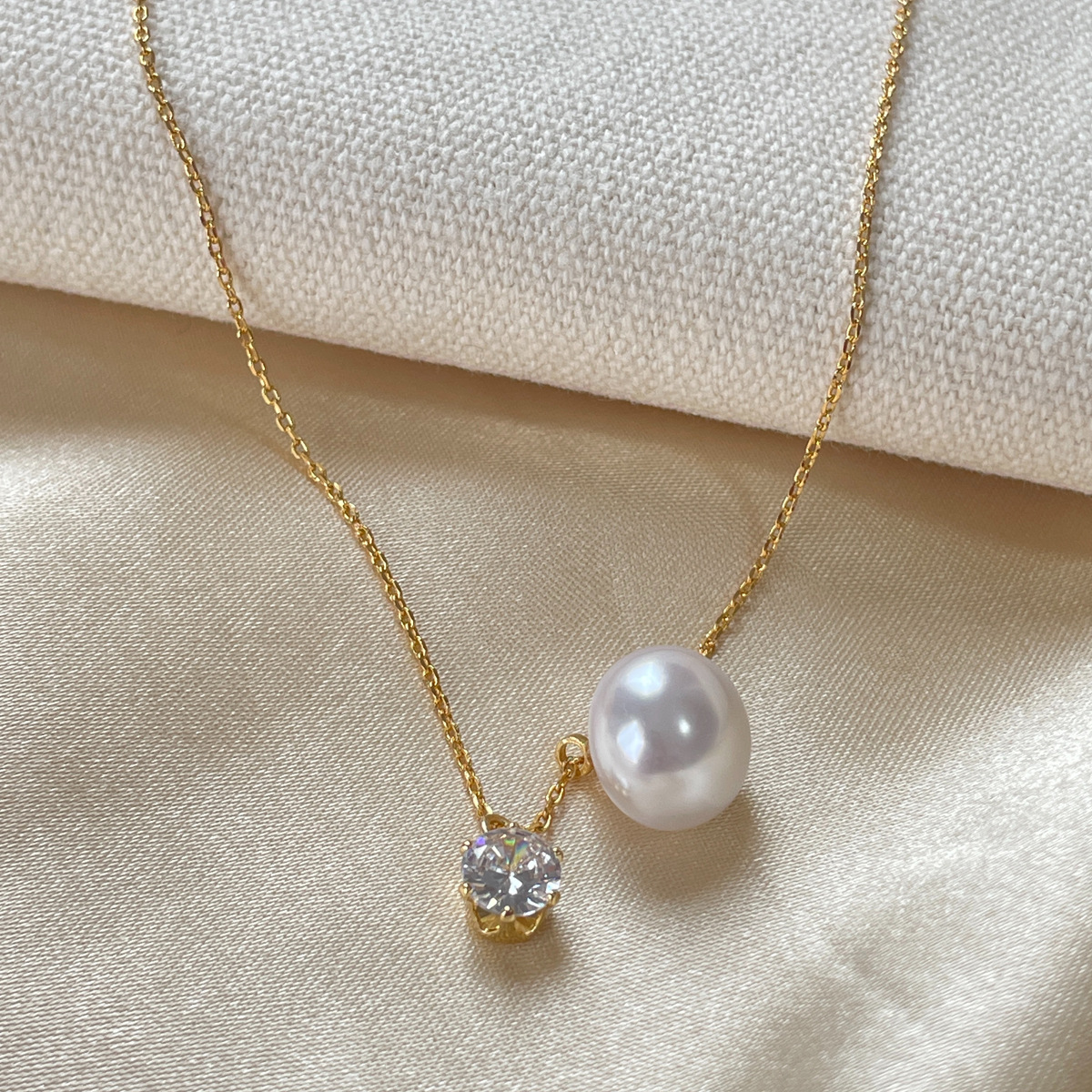 Necklace with Rhinestones