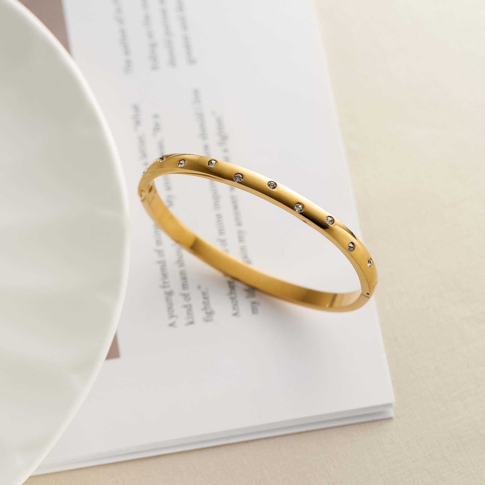 Elegant Simple Niche Diamond-embedded Starry Titanium Steel Bracelet
