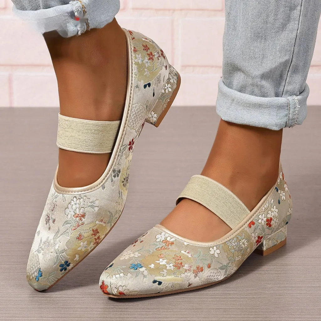 Chunky Heel Embroidery Women's Pumps - Beige