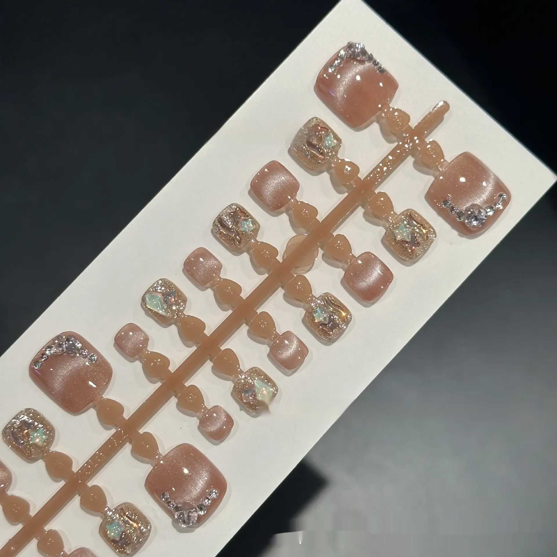Toenail Wear Smiling Cat Eyes White Diamond Studded By Hand Manicure Nude Strip Finished Product