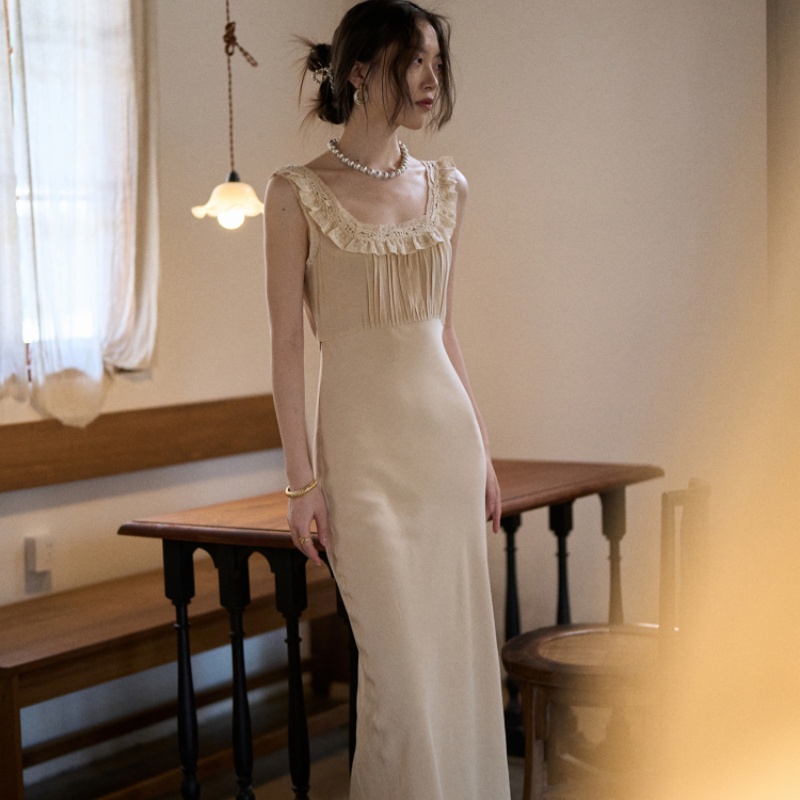 Retro Lace Slim Fit Elegant Rayon Premium Holiday Dress