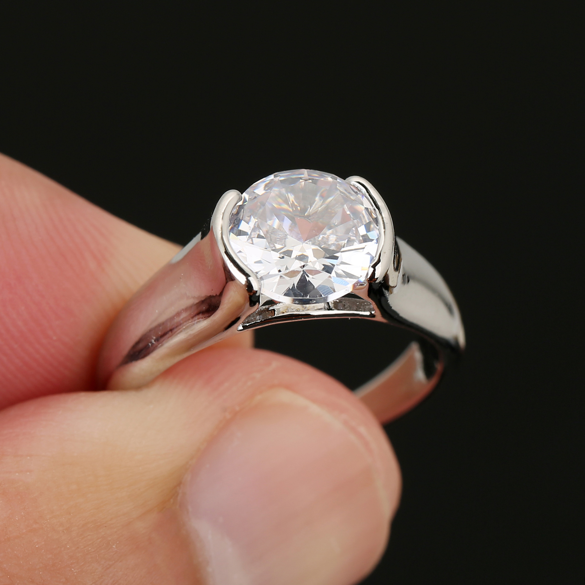 Small Niche Design Geometric Diamond Studded Ring