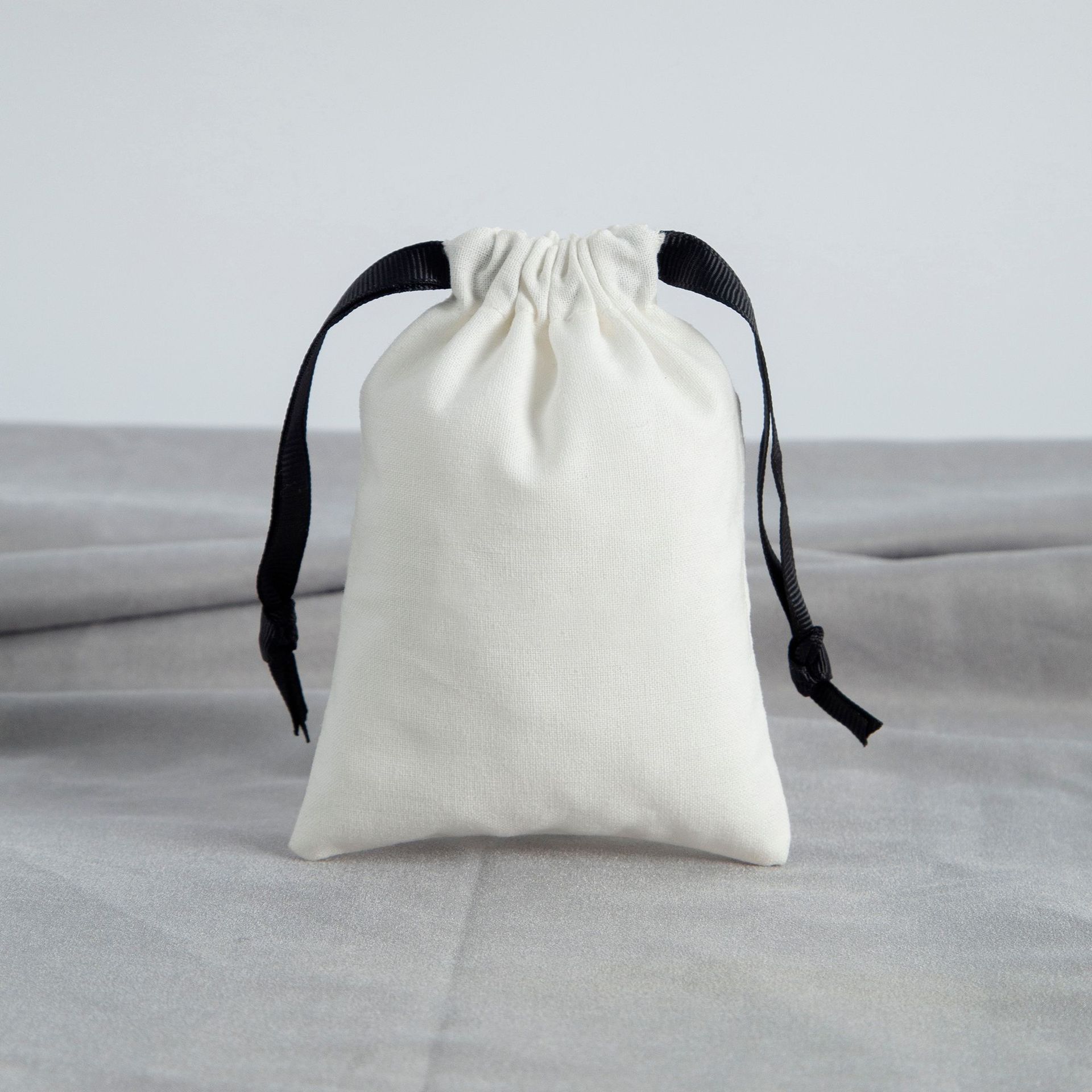 Bundle Pocket Makeup Dust Bag