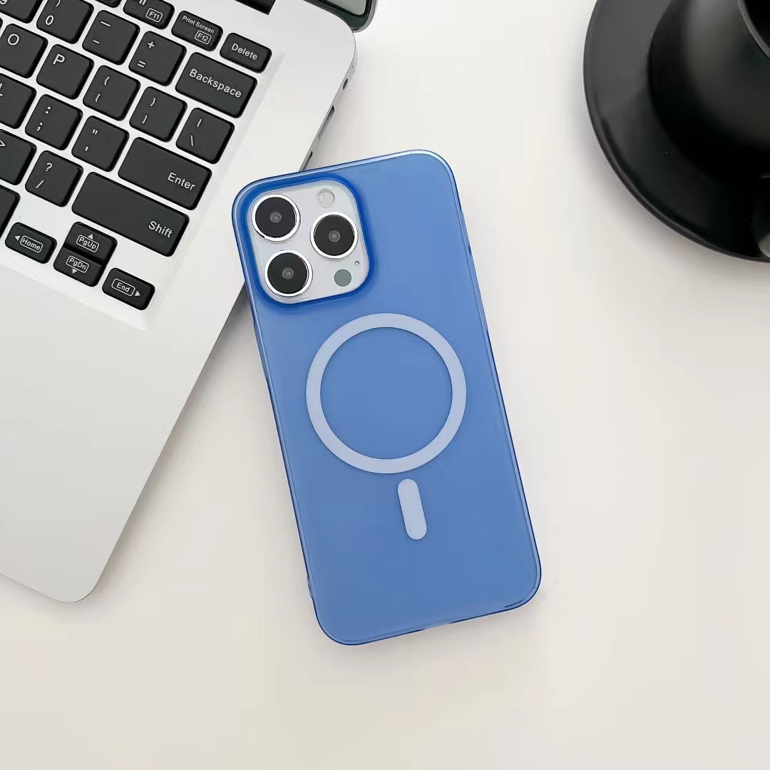 Ice Mist Magnetic Suction Phone Case Ultra-thin PC Translucent - Image 4