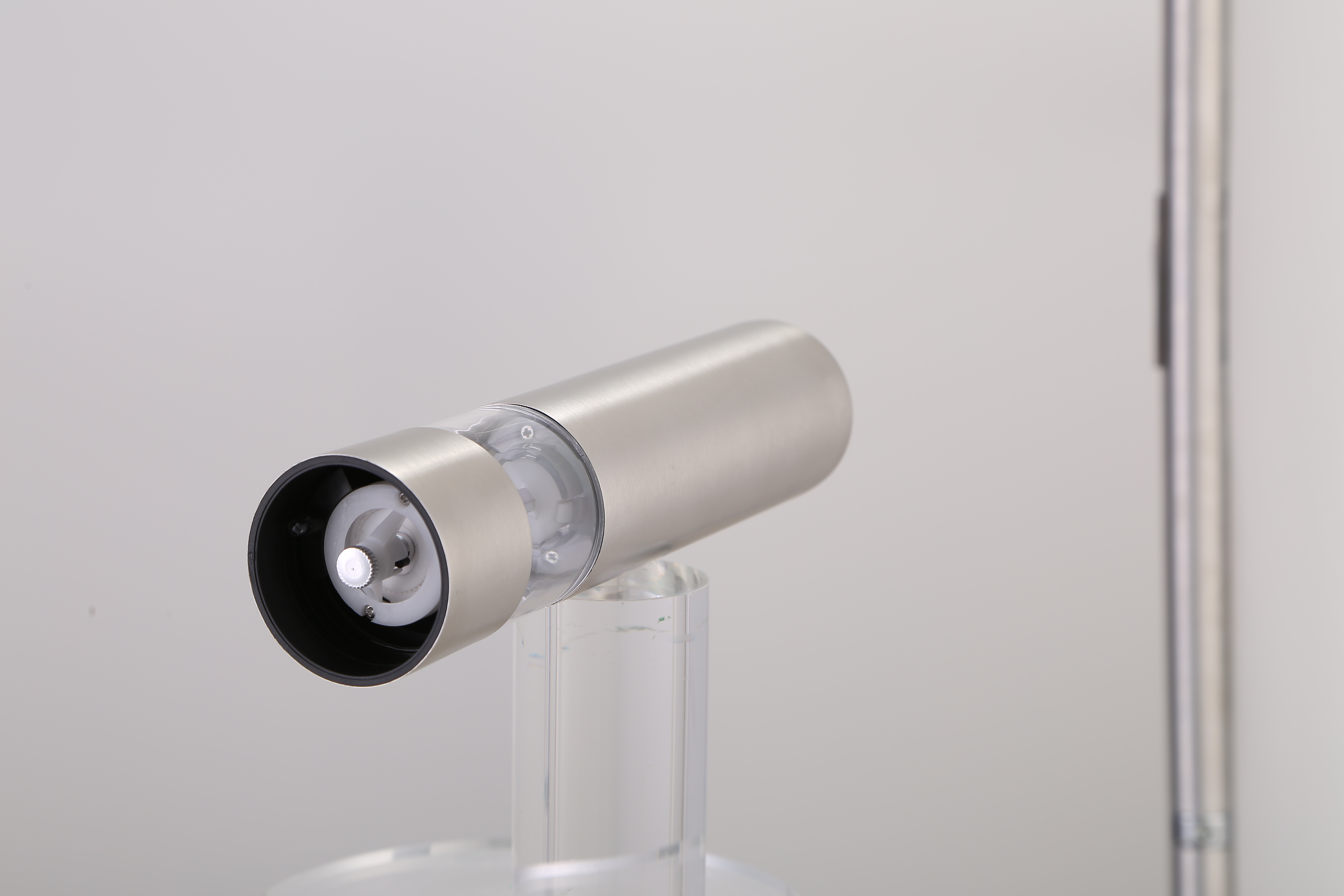 electric salt and pepper grinder