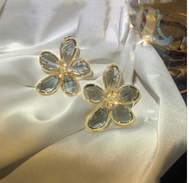 Exaggerated temperament crystal flower earrings