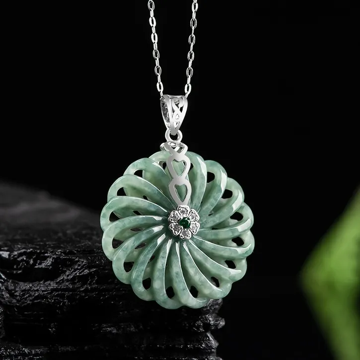An Buckle Comes To Operate Jade Pendant