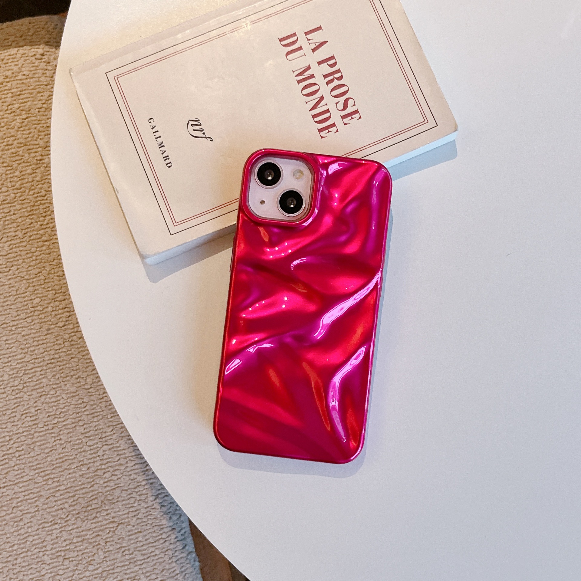 Electroplating Three-dimensional Pleated Phone Case - Image 2
