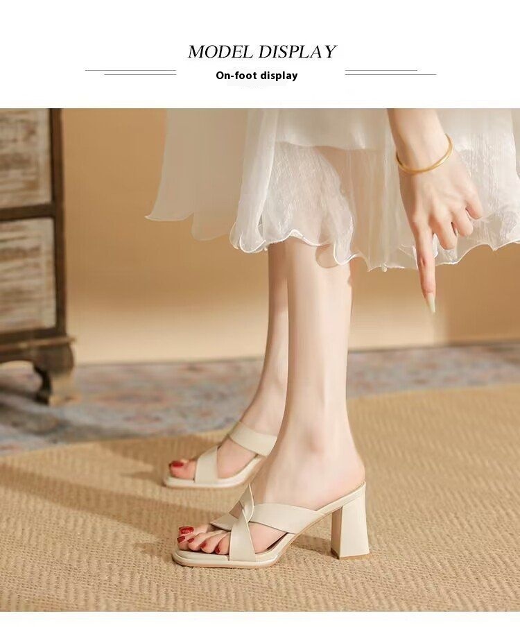 Open-Toe Chunky Heel Sandals – Bold & Trendy Summer Staple