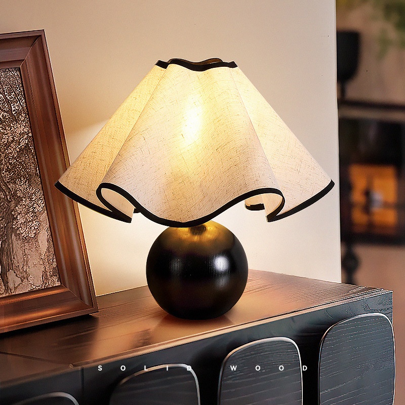 Retro Solid Wood Table Lamp Walnut Creative Petal Bedroom