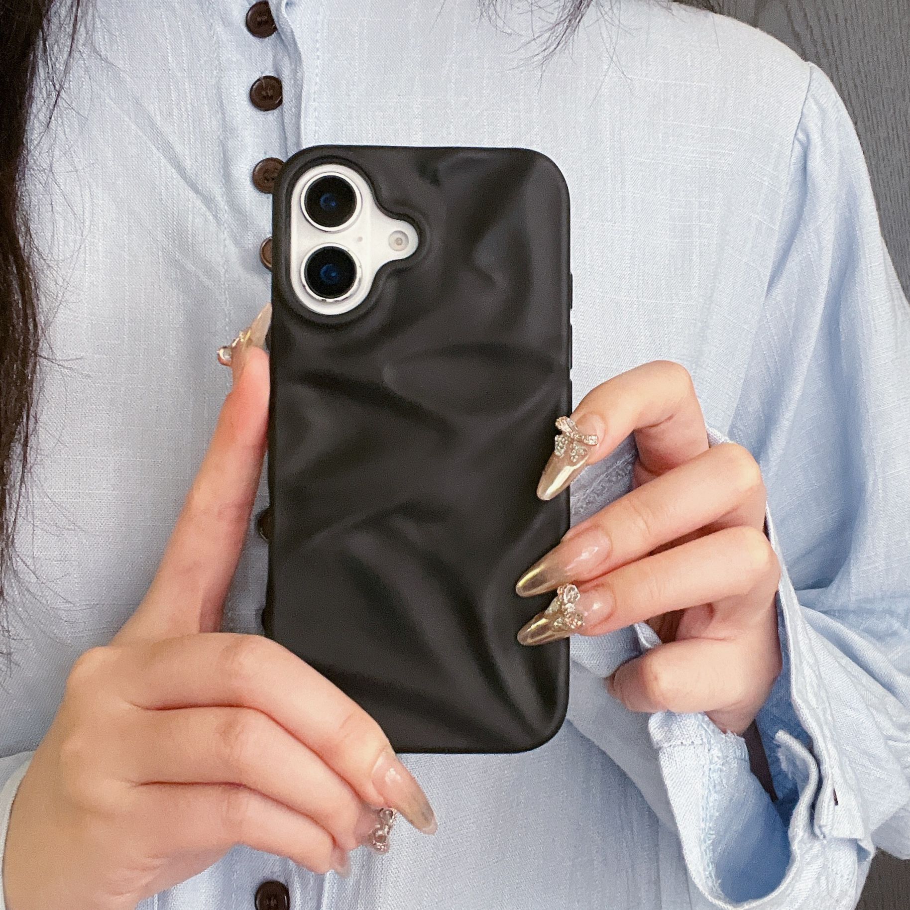 High-Grade Three-dimensional Pleated Pattern New Phone Case - Image 8