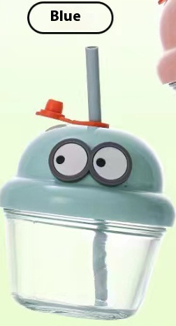 كوب صغير من القش بتصميم جذاب