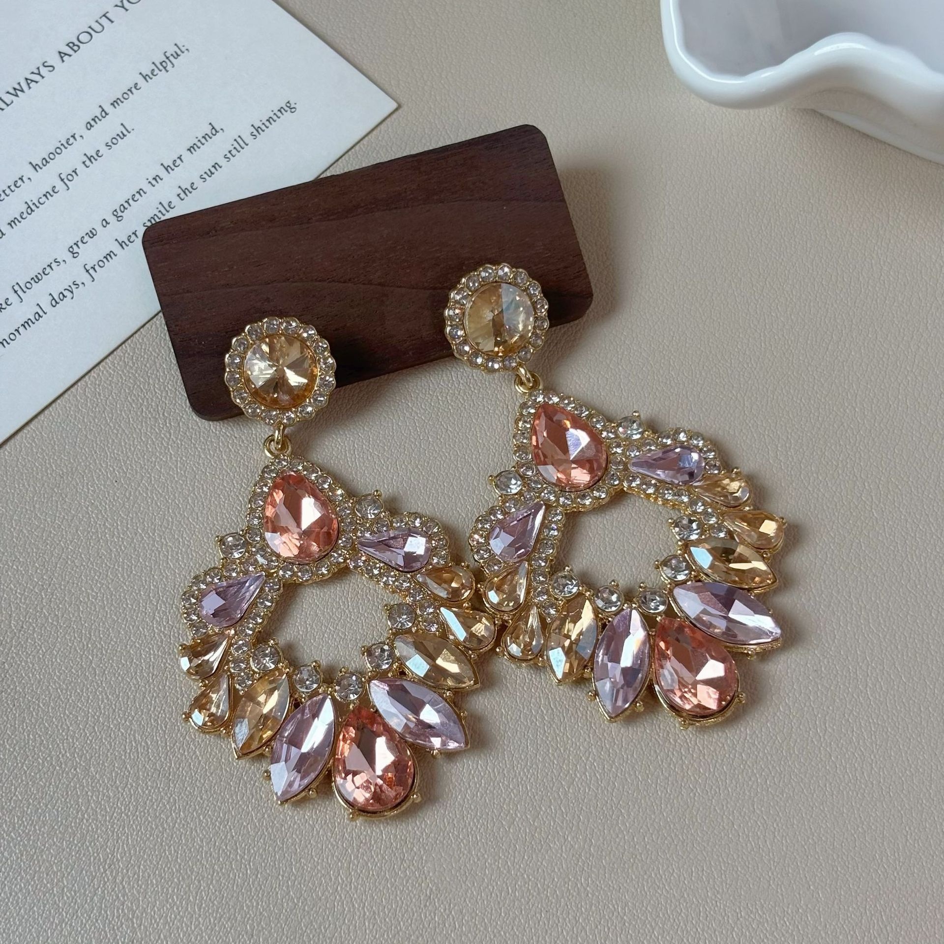 https://oss-cf.cjdropshipping.com/product/2025/09/02/08/df1b62aa-2058-45af-9180-349efd2ff994.jpg