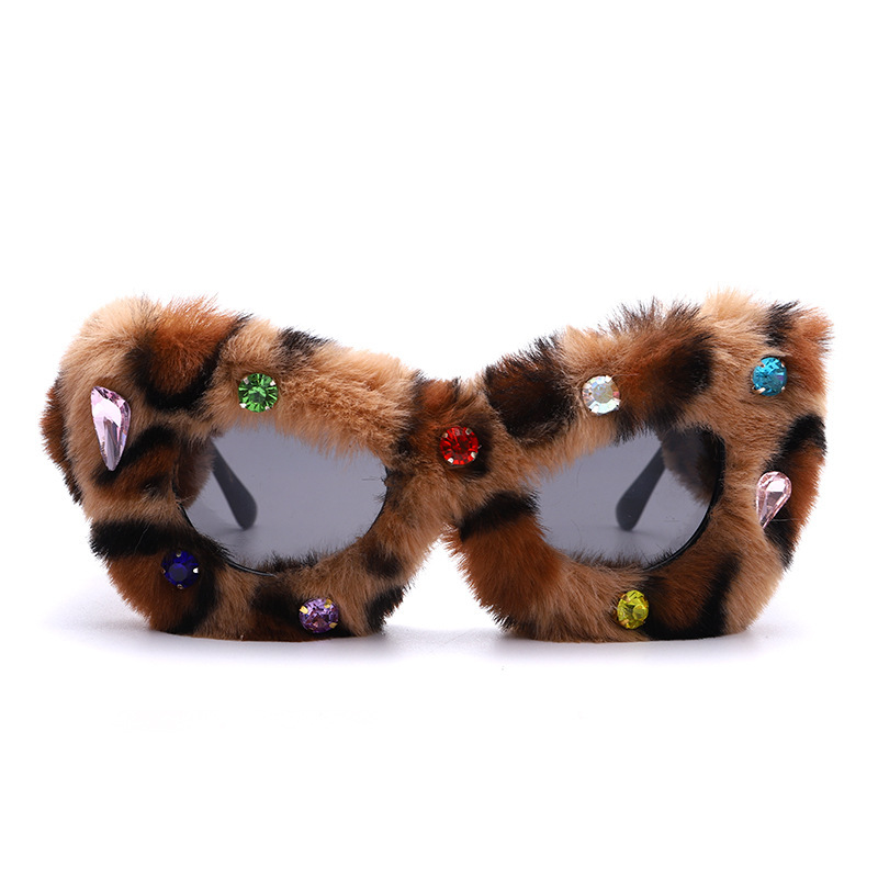 New Cat Eye Studded Diamond Sunglasses - Image 4