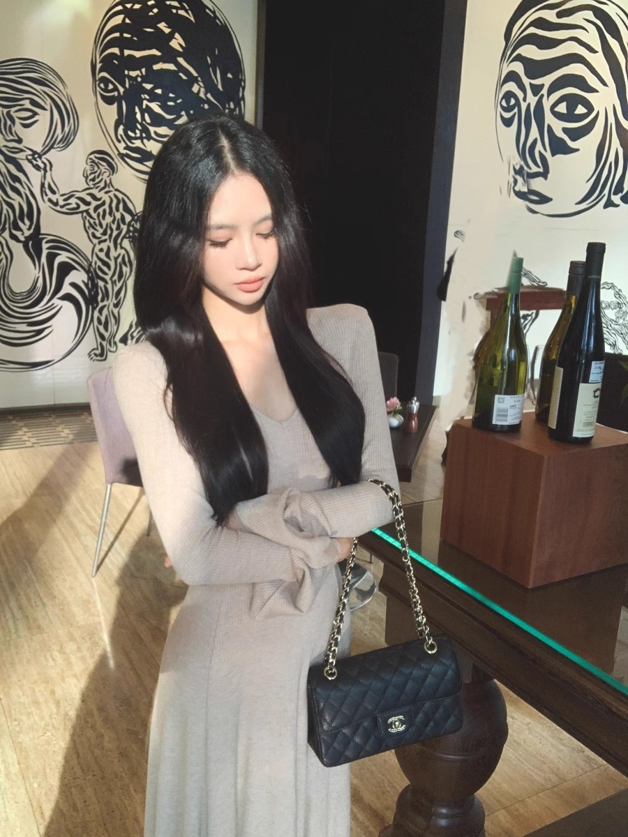 Elegant Inner Match Long Sleeve Knitted Dress Women's Black Sexy Waist Trimming Slim Fit