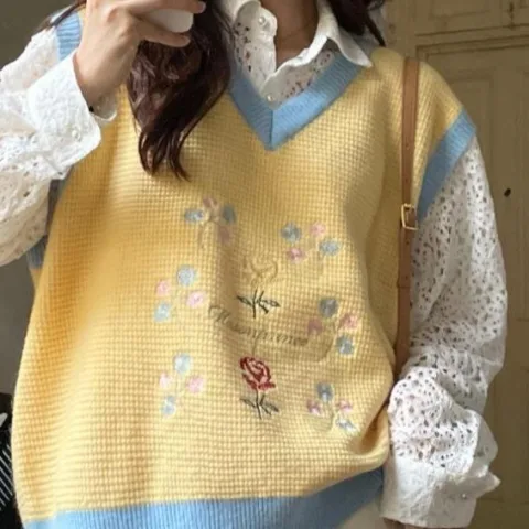 Vintage Small Flower Embroidery Knitted Vest Women