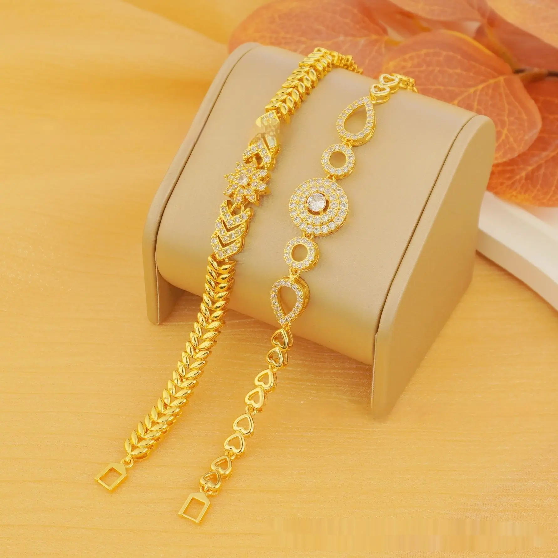 Elegant Loving Heart Zircon Women's Bracelet