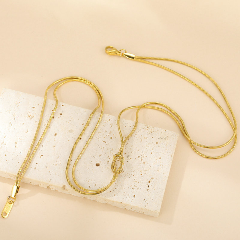 Lightweight modern bracelet with double-layer design