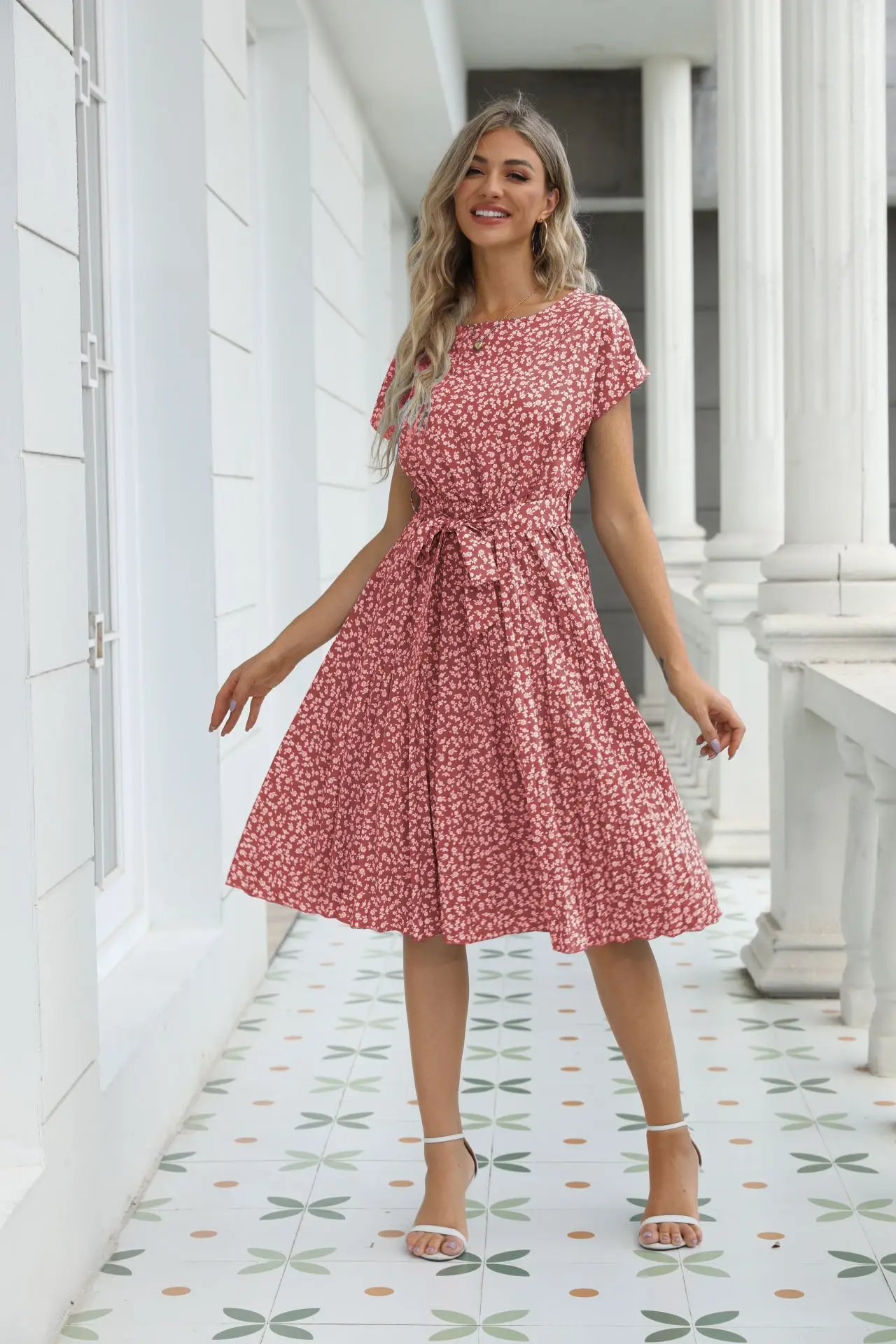 Spring And Summer New Casual Short-sleeved Floral Large Hem Pleated Skirt