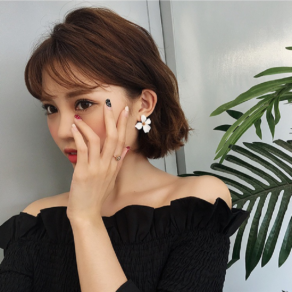 Flower Graceful And Fashionable Stud Earrings For Women