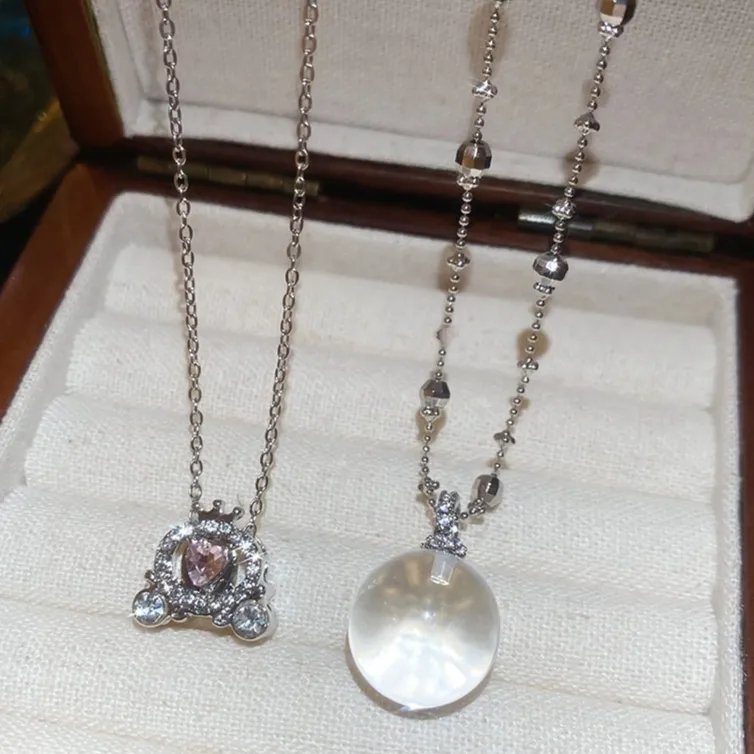 Diamond-embedded Heart Geometric Round Pendant Crystal Necklace