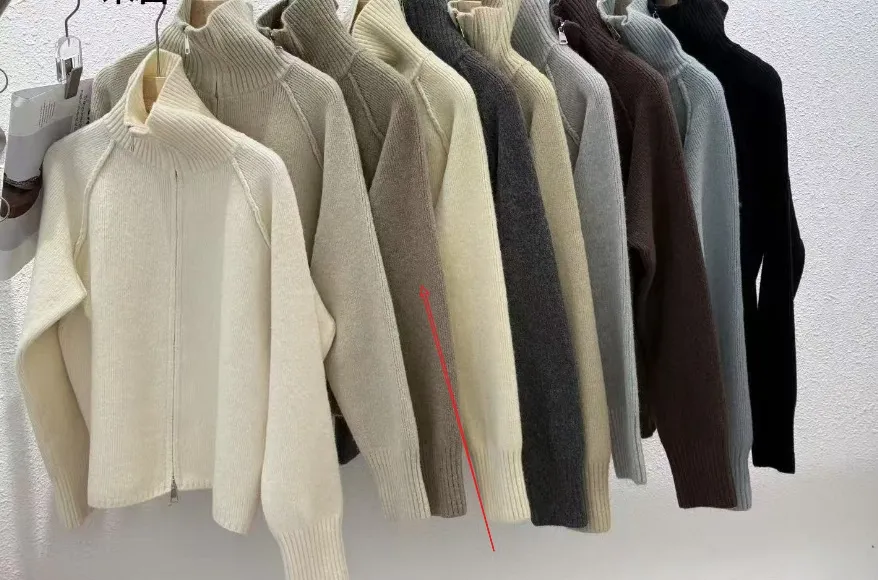 Simple Design Thick Knitwear Cardigan Sweater - Camel