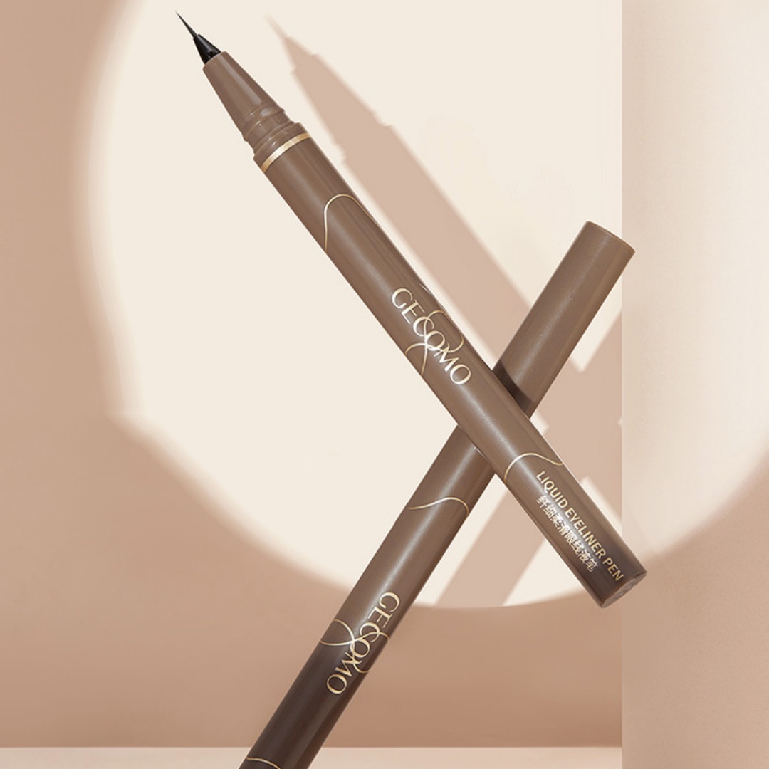 Ultra Fine Long-lasting Smudge-free Smooth Liquid Eyeliner