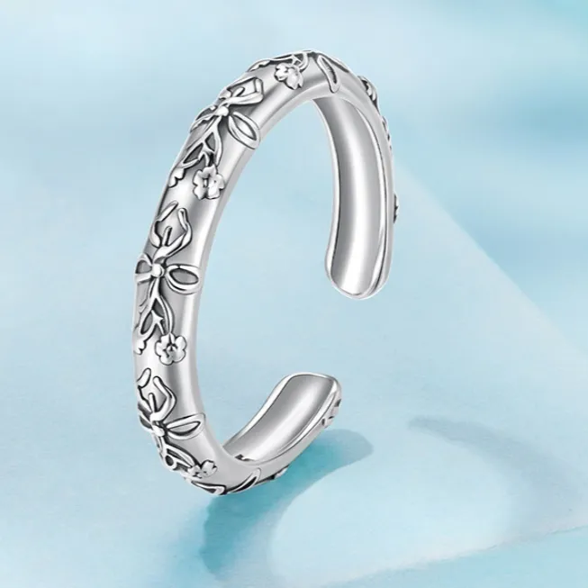 Original Retro Embossed Bow Opening Ring - Scr1140E