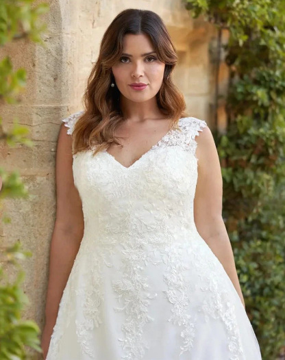 White Long Tail Boho Wedding Dress for Plus Size Women