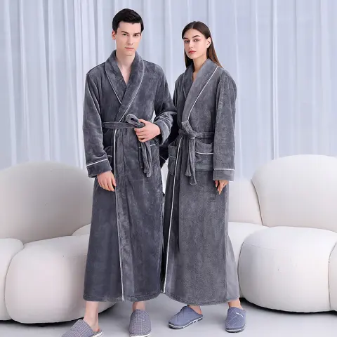 Extended Autumn and Winter Coral Fleece Bathrobe