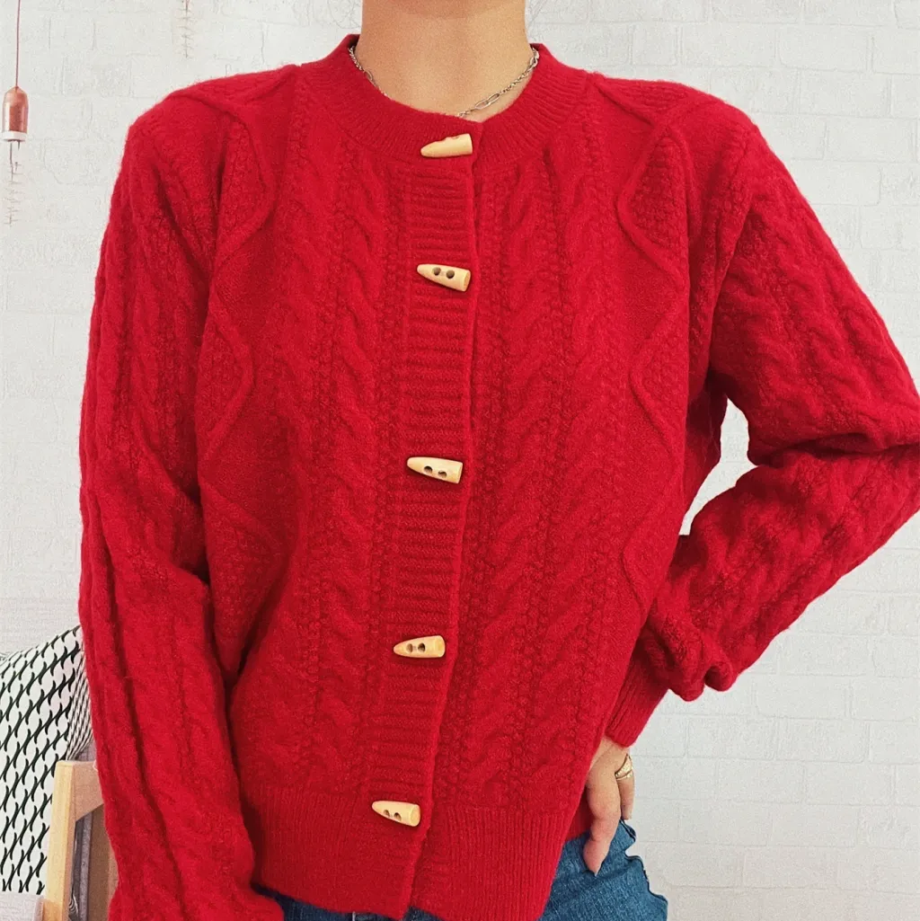 Retro Twist Single-breasted Knitted Cardigan Round Neck Long Sleeve Sweater Coat - Red