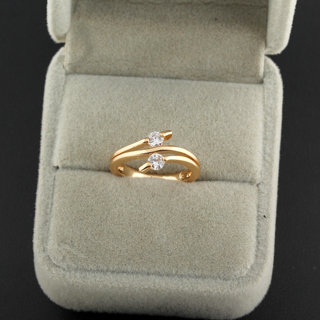 Women's Fashion Electroplated Zircon Ring