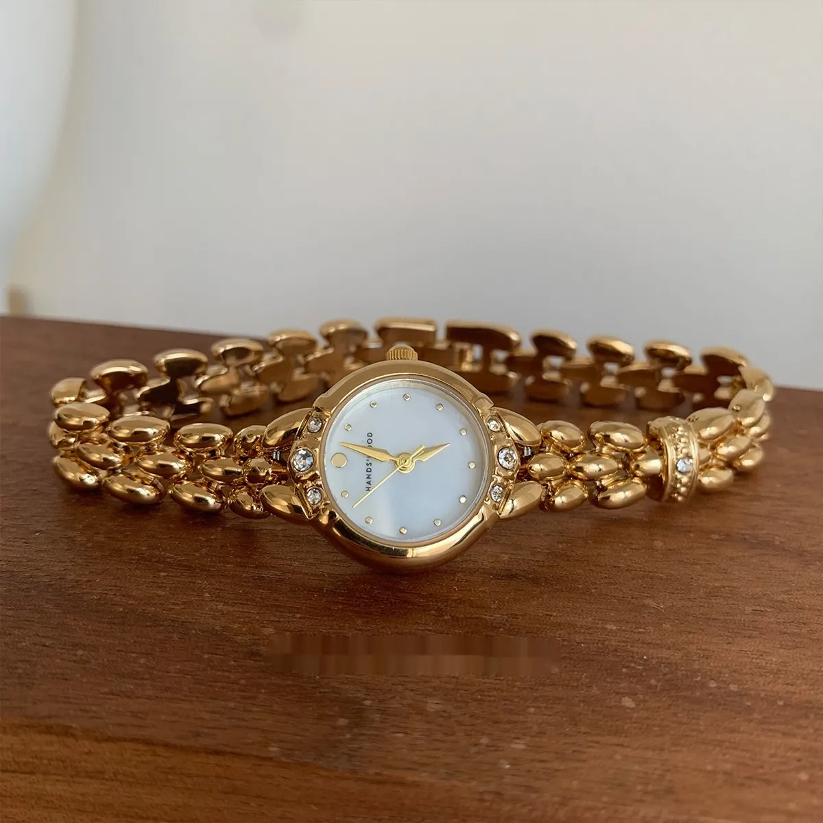 Elegant Personality Trend Mild Luxury Retro Rhinestone