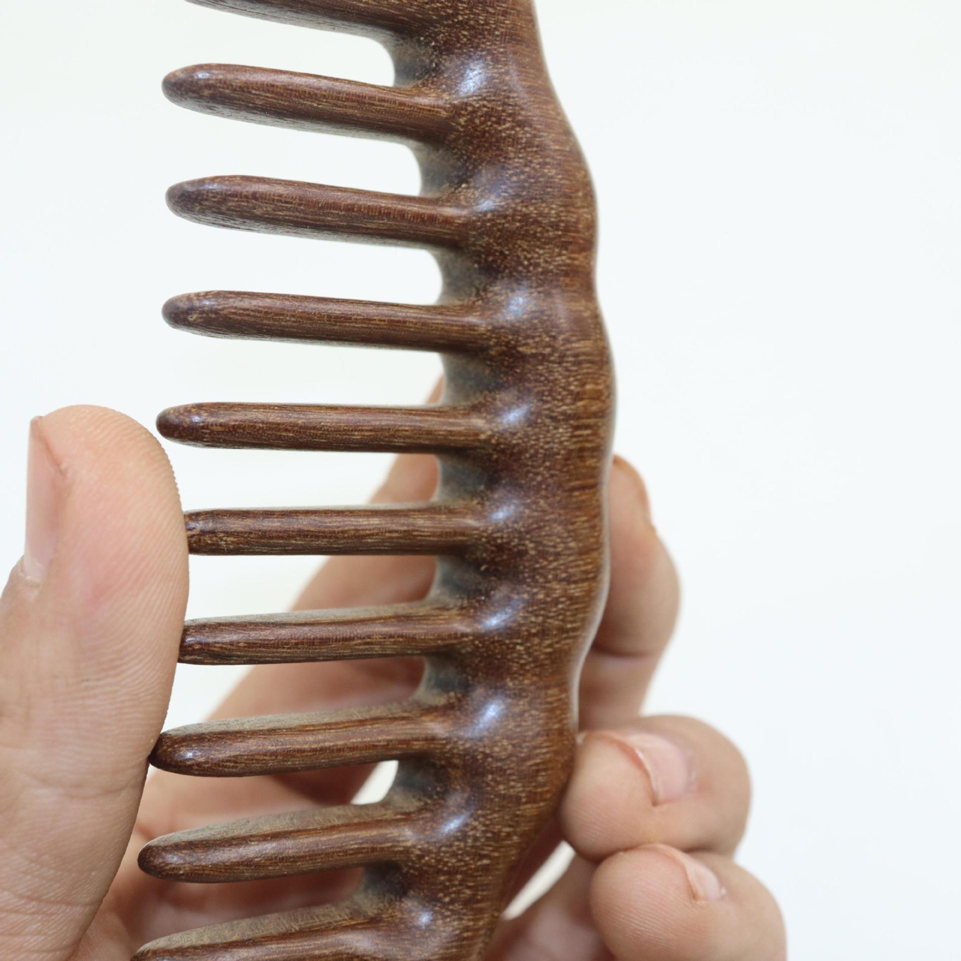 New Golden Sandalwood Thick Carved Wooden Comb 3