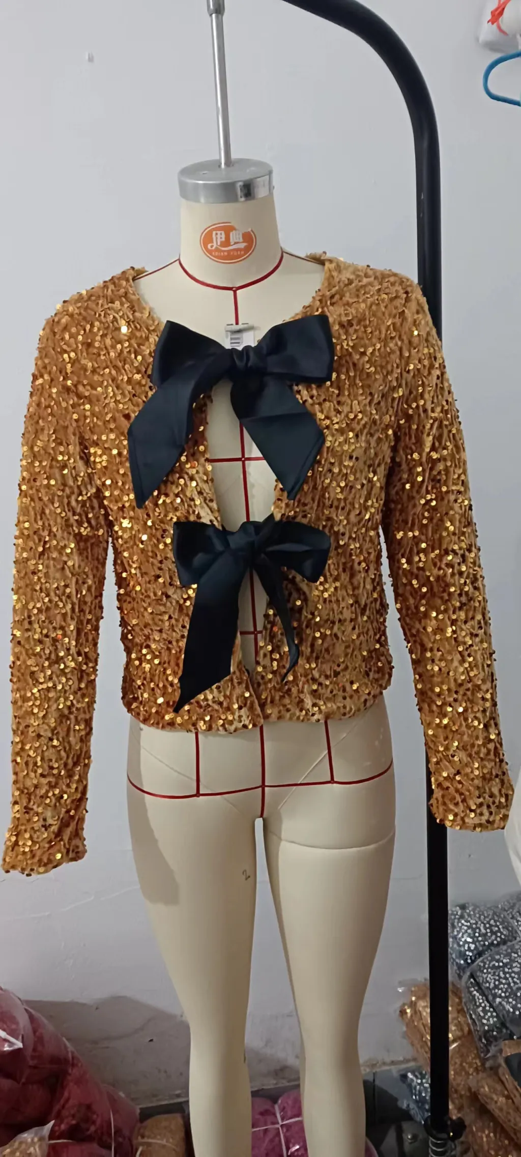 Women's Round Neck Long Sleeve Loose Plus Size Short Top - Gold