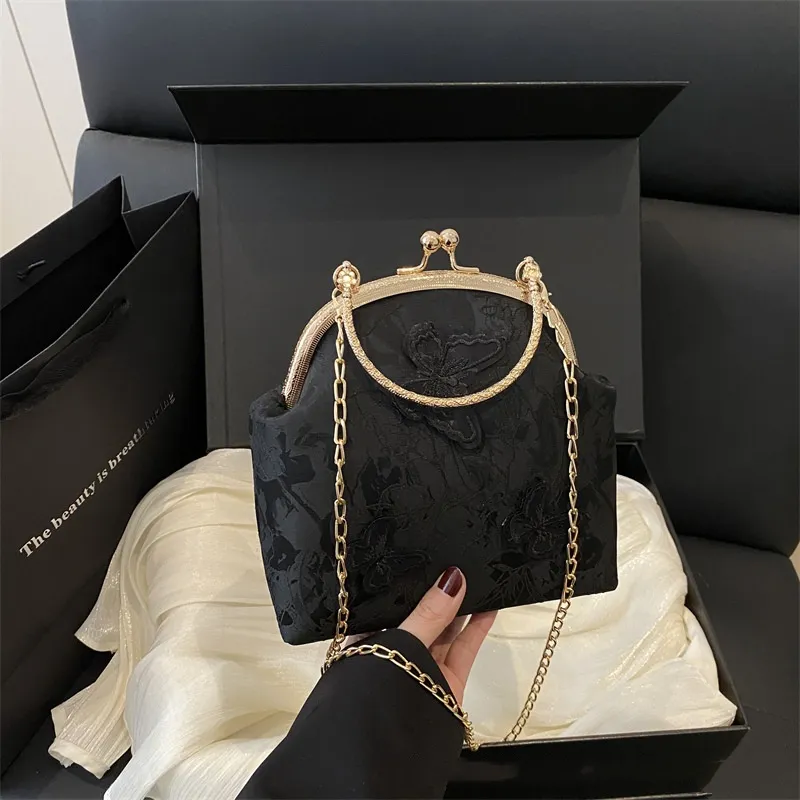 Women's Fabric Embroidered Chain Retro Messenger Bag - Black