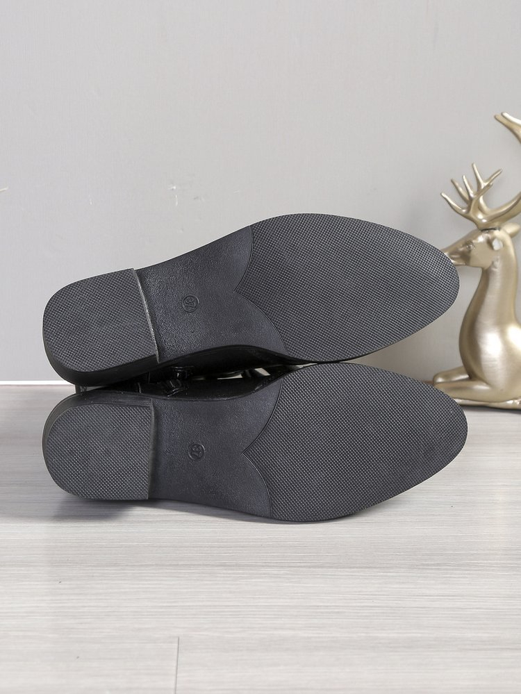 high-top zipper leather boots