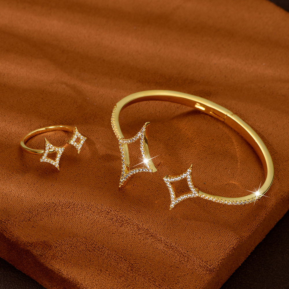 Bracelet en forme d'étoile — Élégance et charme - image 3