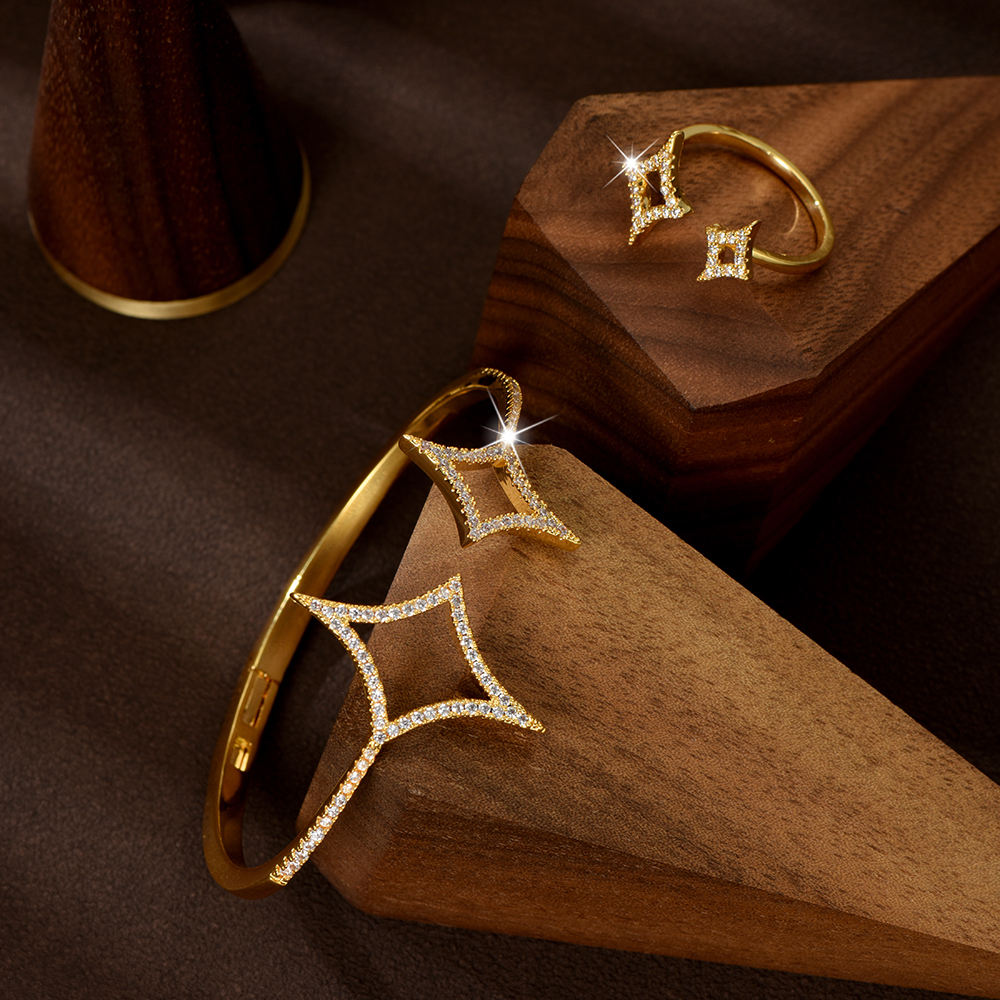 Bracelet en forme d'étoile — Élégance et charme - image 5