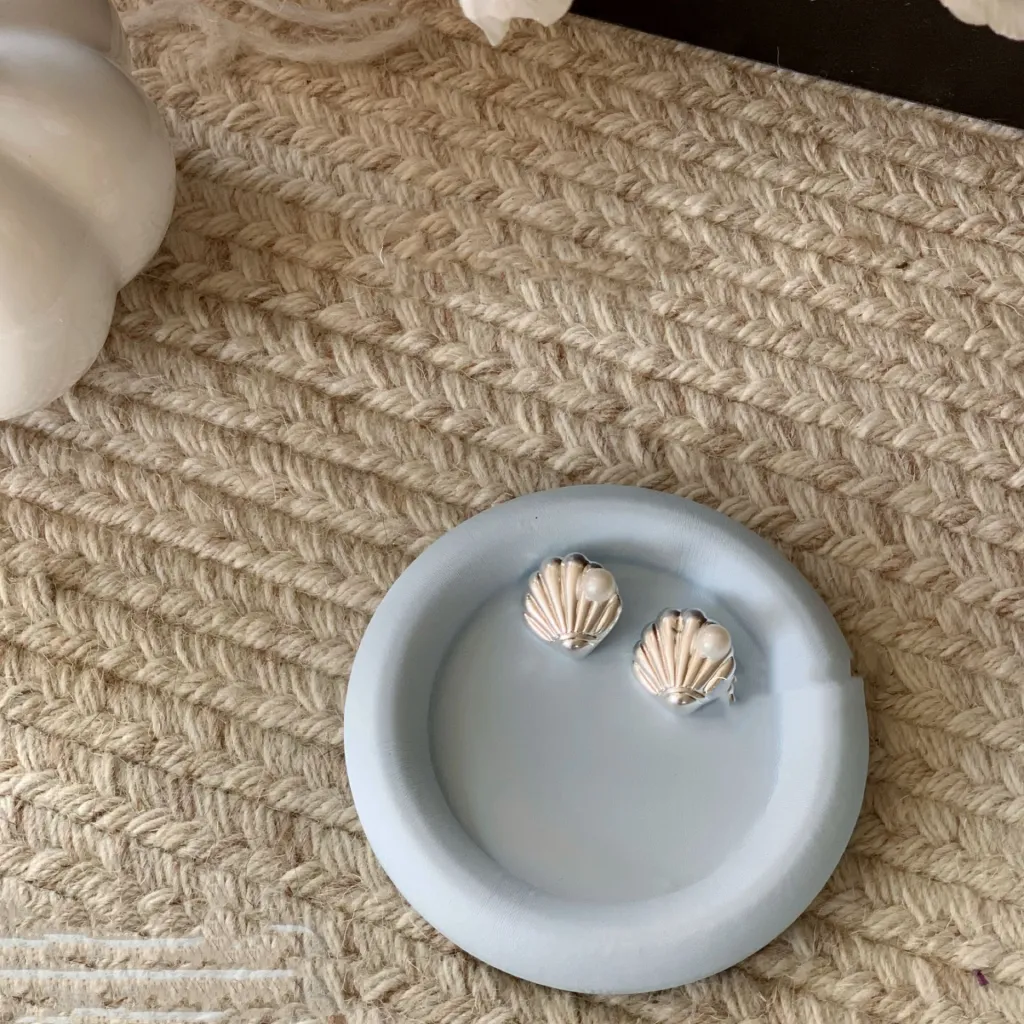Vintage Blue Leather Jewelry Display Tray - No 1 Disc Without Label