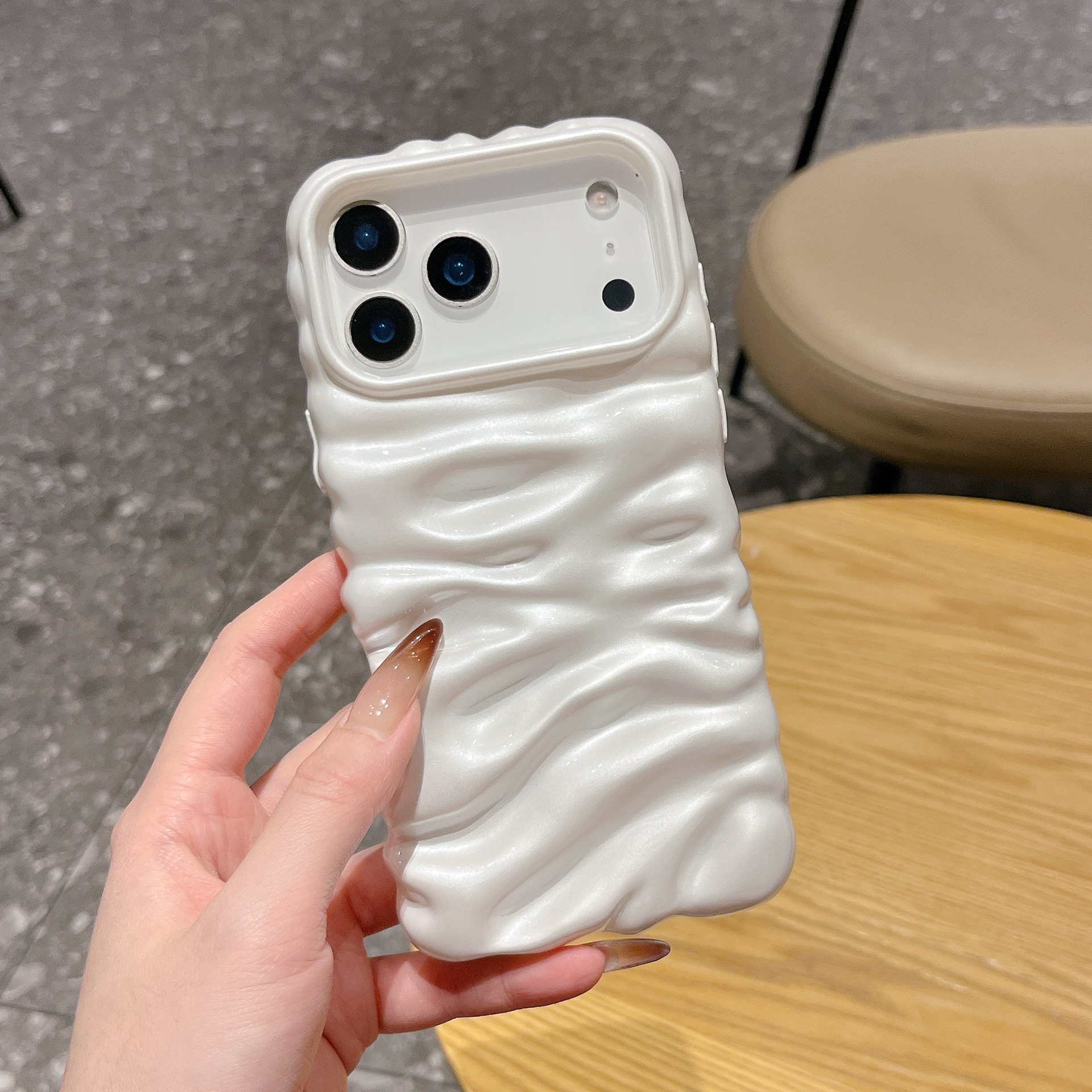 Three-dimensional Pleated Cream Pattern Suitable For Simple Solid Color Shell