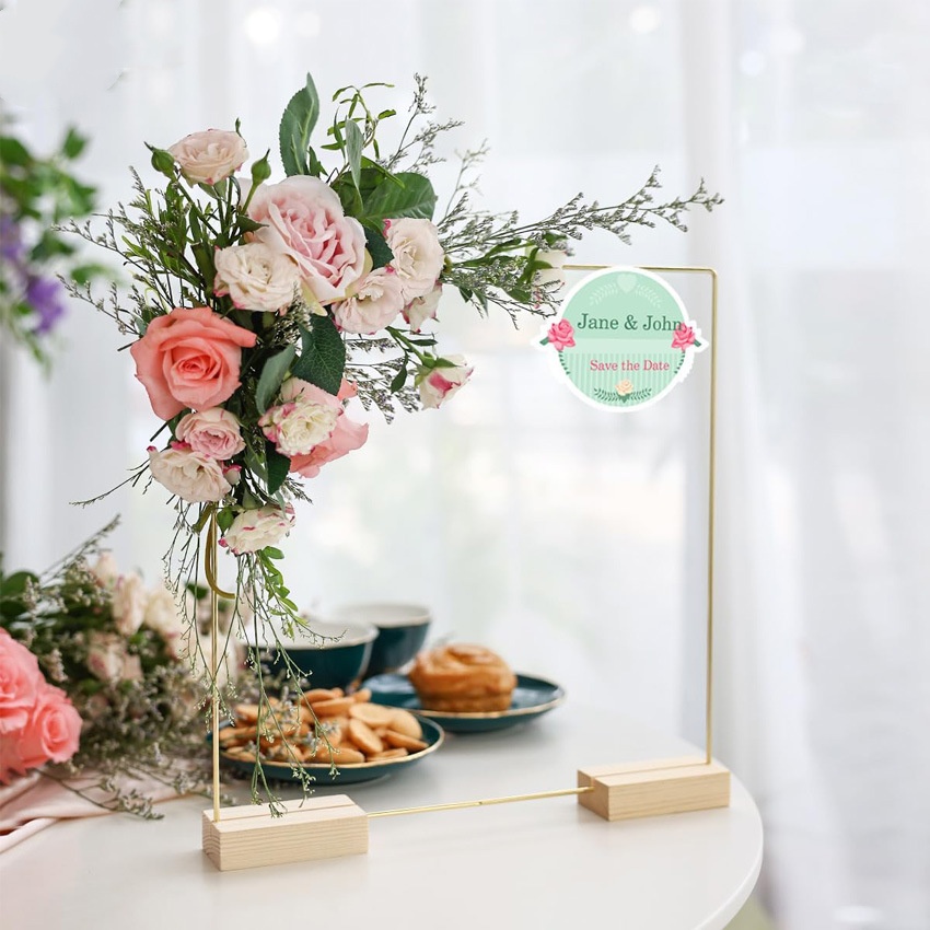 Square Metal Garland Center Ornament With Wood Holder